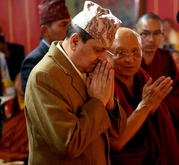 kingdomnepal100's tweet image. एउटै कुरा मागेको छु हाम्रो देशमा स्थायी शान्ति होस्, विभाजन नहोस् र राष्ट्रिय एकता अटल रहोस्। हाम्रो भावी पुस्तालाई समृद्धि र सौहार्दको वातावरण दिएको हेर्न चाहन्छौ।”  
--जी शाह ✍️✍️