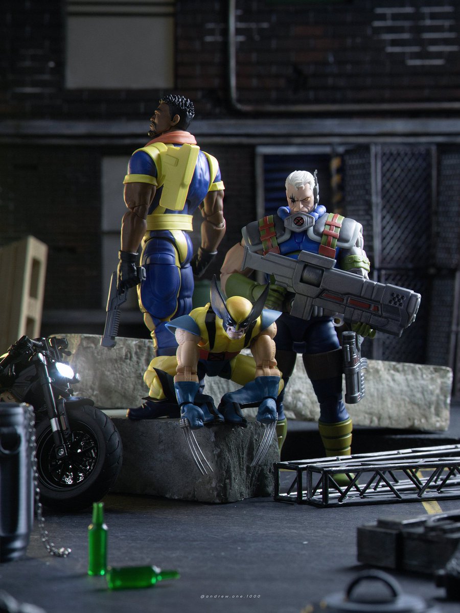 andrewone1000's tweet image. “Let’s fix this, bub.”
*SNIKT!*

📷 #hasbropulse 
#Toyphotography