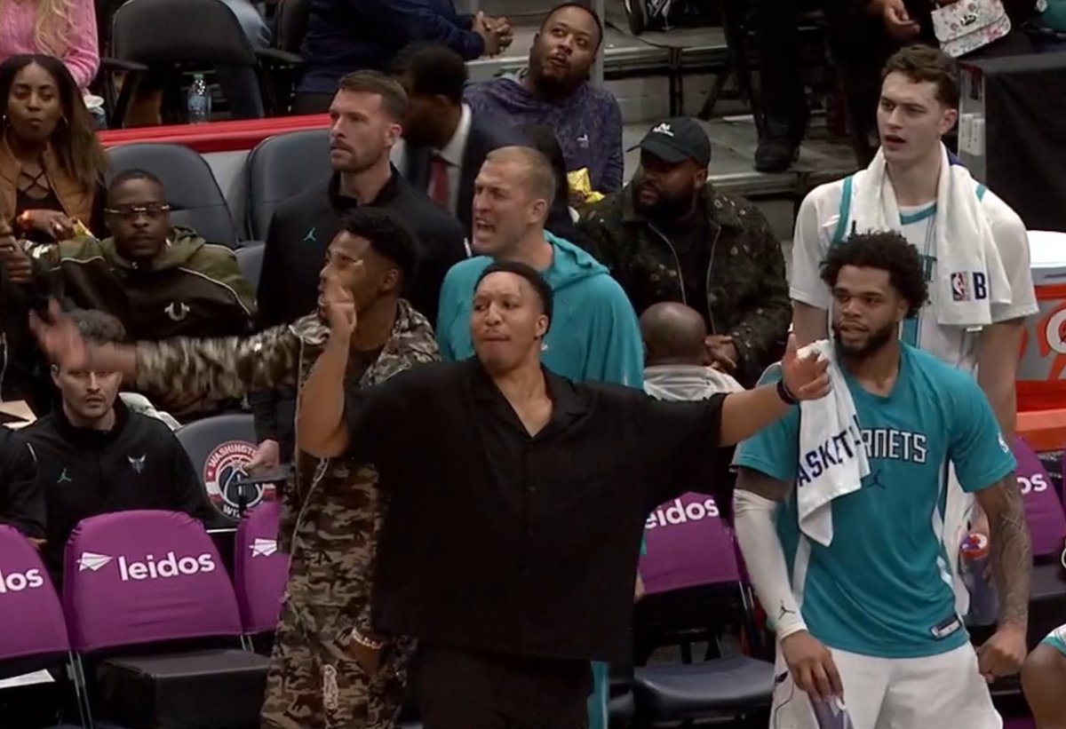 Bench reacts to Sion James hitting another triple 👌