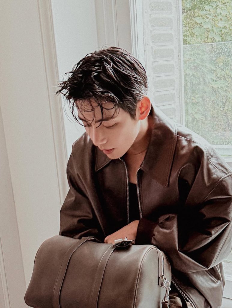 THV🎄 (@taehyungimpact) on Twitter photo LETS TRENDING IT NOW!
REPLY WITH
V AT VOGUE WORLD
#VxVogueWorldHollywood 
#TaehyungxVogueWorld
#VogueWorld LETS TRENDING IT NOW!
REPLY WITH
V AT VOGUE WORLD
#VxVogueWorldHollywood 
#TaehyungxVogueWorld
#VogueWorld