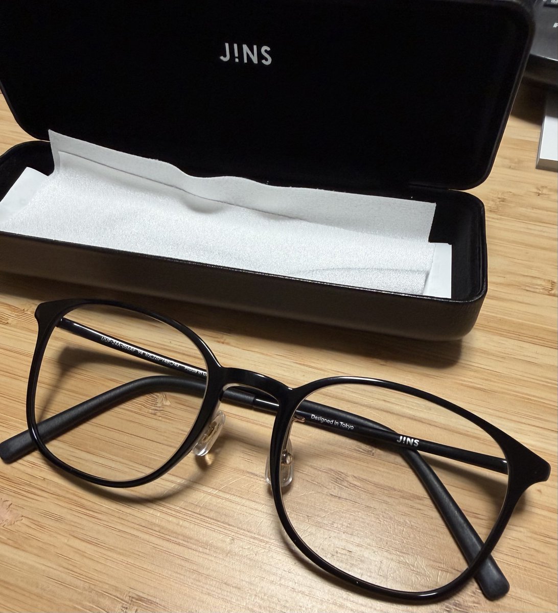 視力が落ちてきたなと思い、眼鏡を十数年ぶりに新調しました。こちらの希望を伝え、的確に希望通りに眼鏡を探してくれる店員さんがとても素敵でした。
リピートしたいなと思ったのは久々なのですが、改めて丁寧で相手に寄り添った対応が大切なのだなと気づかせてくれました。