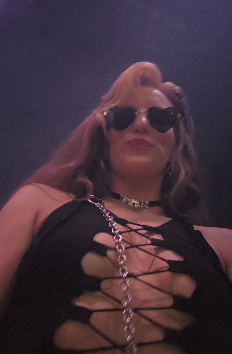 RachelSparksNL's tweet image. Altijd boven jou, zelfs in de club