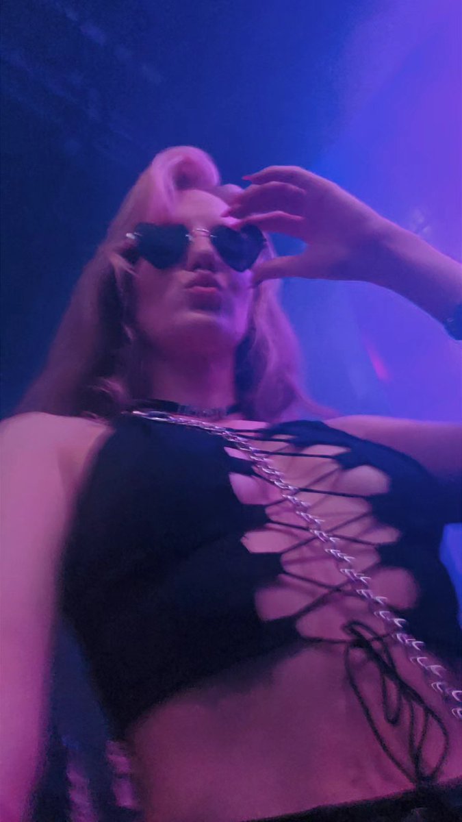 RachelSparksNL's tweet image. Altijd boven jou, zelfs in de club