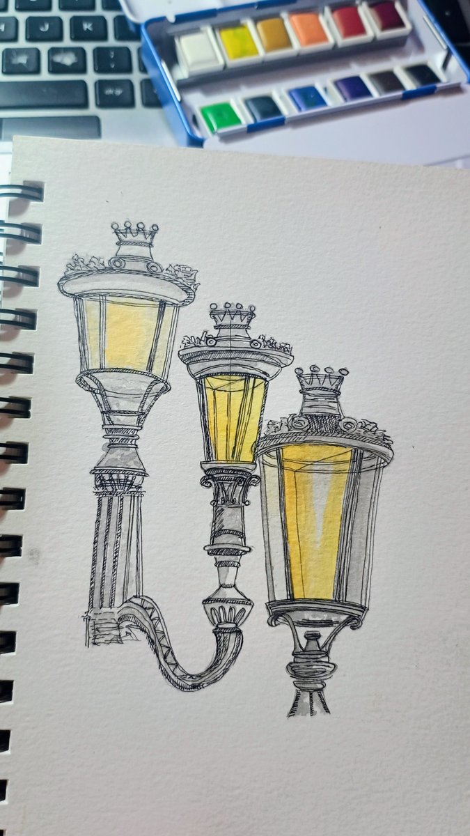 cmontito's tweet image. 💡🕯️ #Sketching #watercolour #urbansketching