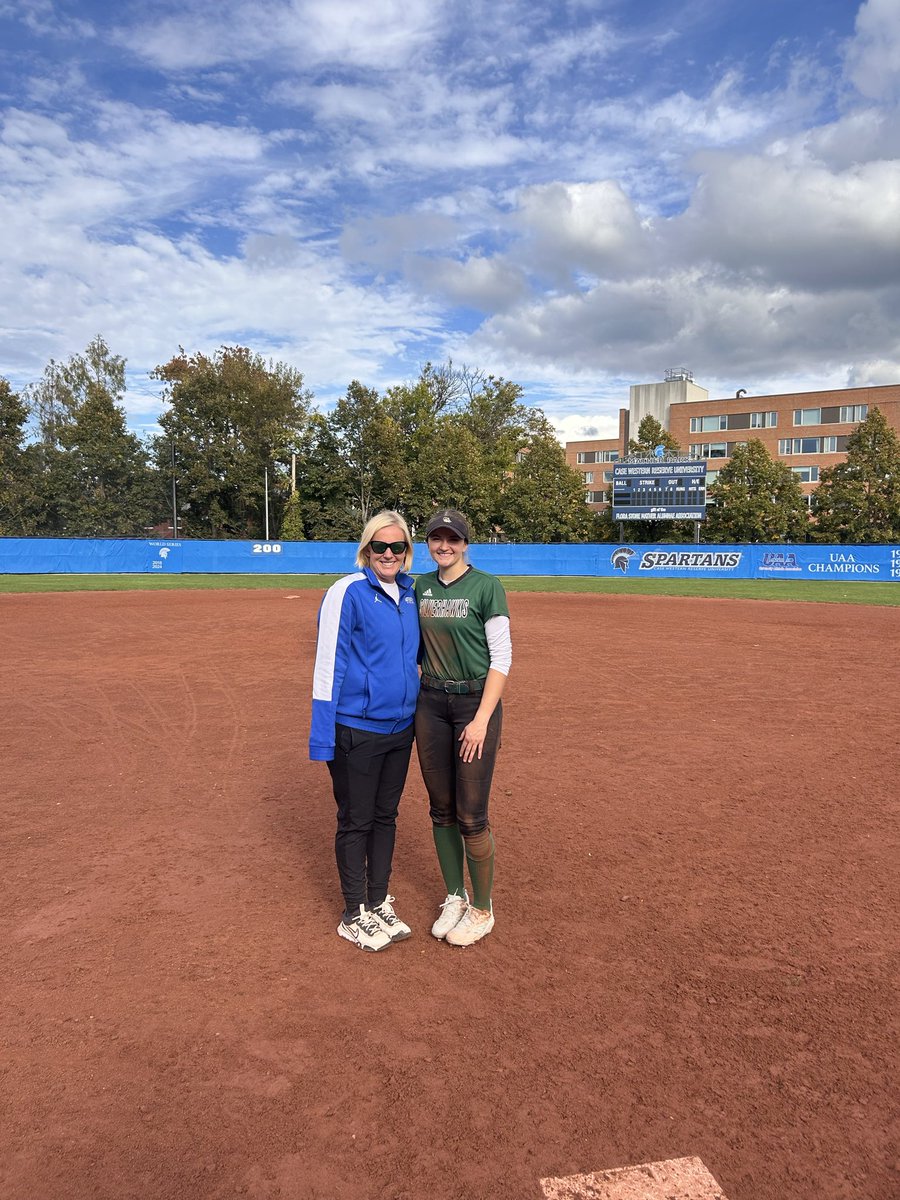 Thank you so much <a href="/CWRU_Softball/">CWRU Softball</a> for an amazing camp this weekend! I loved the timing drills, the player panel, and the scrimmage. Always great to be back, especially in the midst of fall! <a href="/SilverHawkSball/">Silver Hawks</a> <a href="/CoachSelena20/">Selena</a>