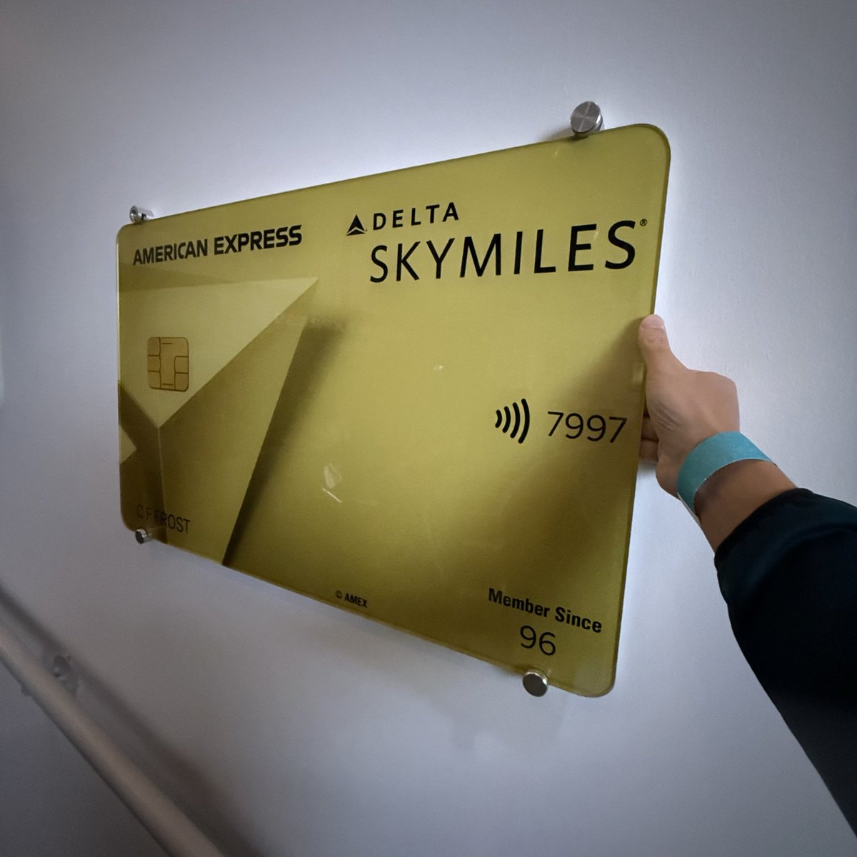 master___joe's tweet image. 支払いはこのクレカでお願いします💳