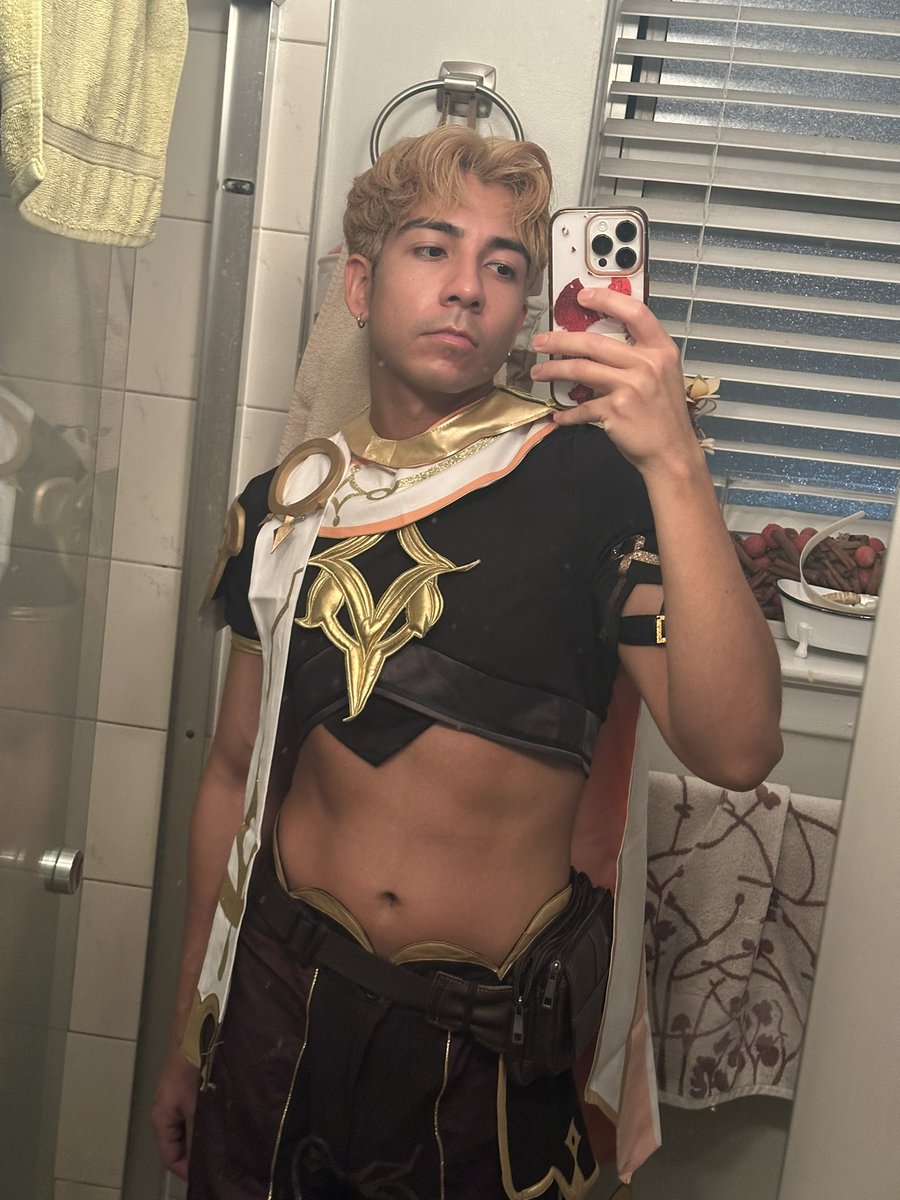 XiaoMeinNoodles's tweet image. Who say’s a twink in a crop top can’t save the world? #GenshinImpact #Aether