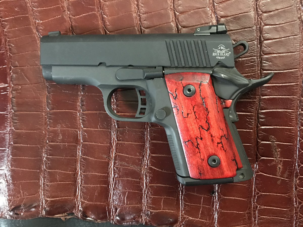 BrowneWorks's tweet image. Red dyed fractal burn grips for the BBR3.10