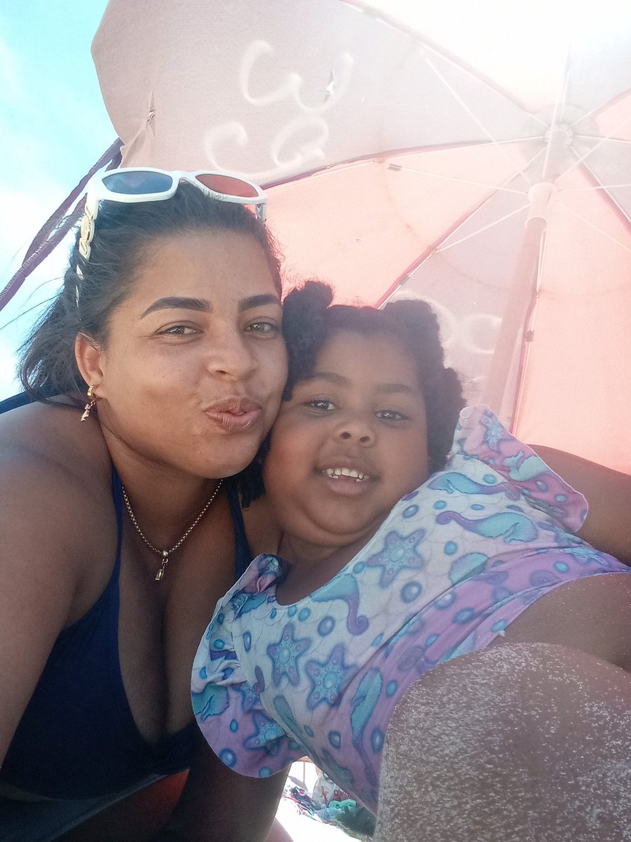 Moreira2303's tweet photo. Colecionando momento, Deus e top 🙌🏾🌊❣️ https://t.co/LPrNdC1aF6