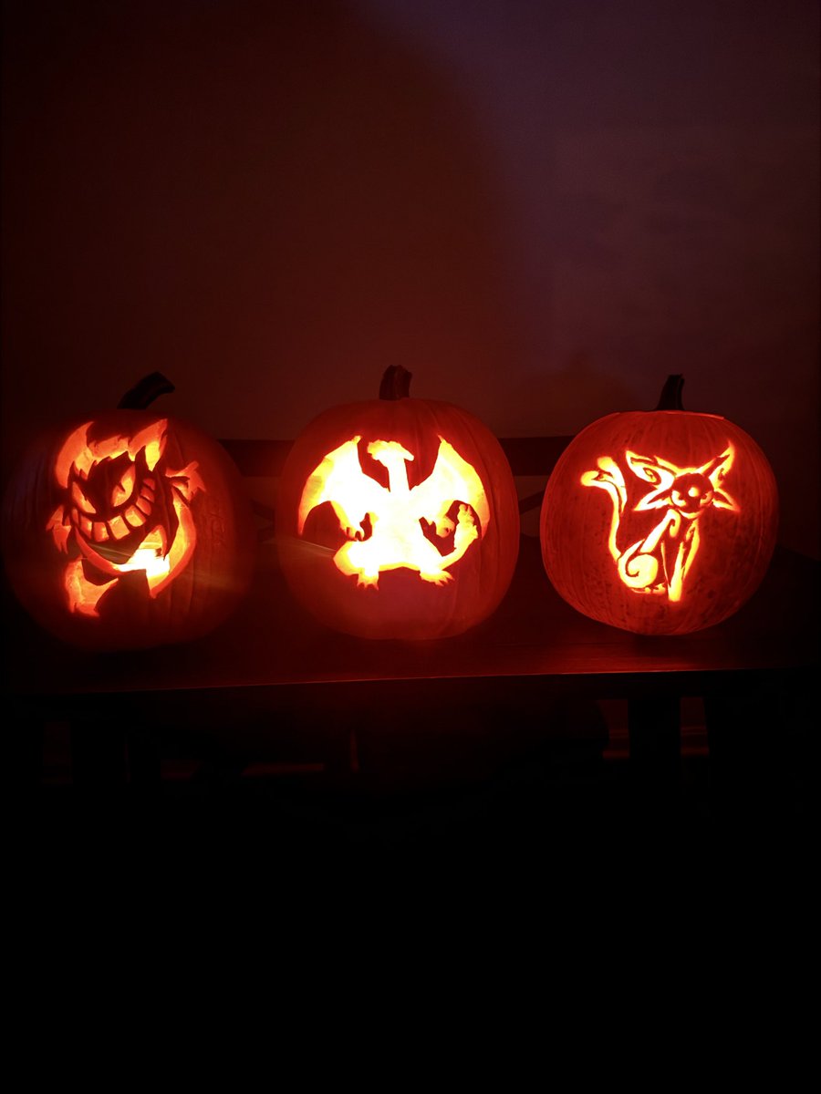 Poké pumpkins! Tried my best… who would you have carved?? 🎃🧡