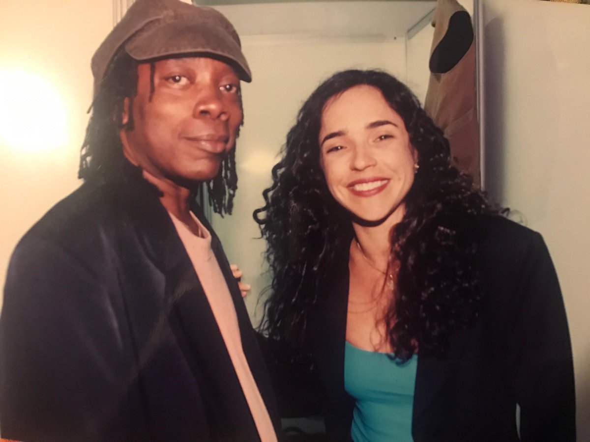 danielamercury's tweet image. A voz de Milton é o sol, o céu e o mar. 
Sou muito fã de @MiltonBituca Ele é um artista espetacular. Milton faz mágica com sua voz, suas composições e interpretações. Milton,  receba todo o meu amor e admiração pelo seu aniversário, te amo demais. Muito axé e alegria, amigo.…