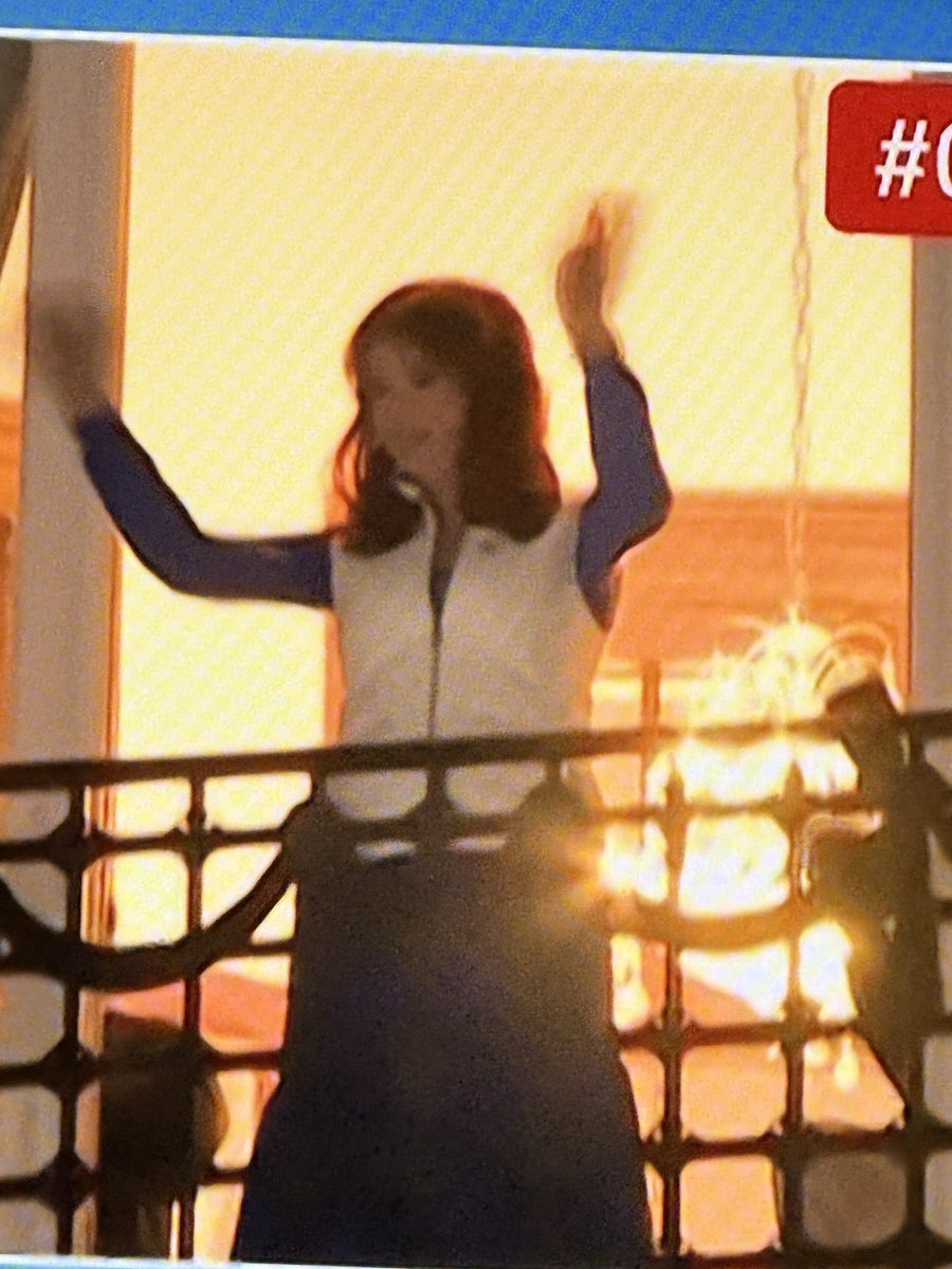 Que baila la condenada? Baila igual que cuando se estrelló el tren en la estación Once? O cuando había saqueos en Tucumán? Explícanos condenada <a href="/CFKArgentina/">Cristina Kirchner</a>