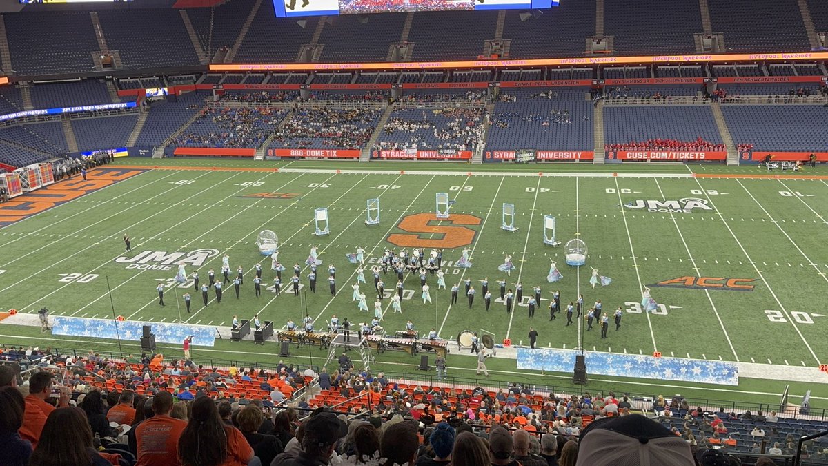 Collins_Classes's tweet image. The LHS Marching Band is amazing! ❄️