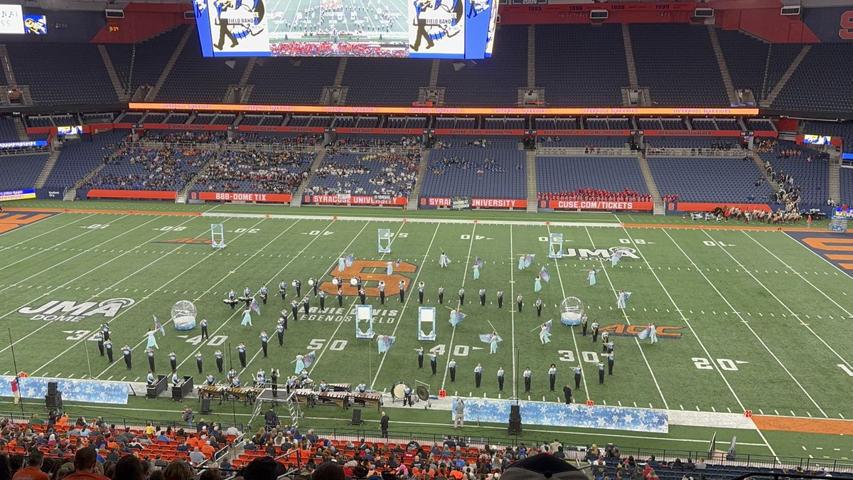 Collins_Classes's tweet image. The LHS Marching Band is amazing! ❄️