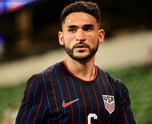 “Nobody pays anybody $1.4 million if they suck.”

Former USMNT striker Eric Wynalda sees USMNT fans criticizing Cristian Roldán, and he isn’t too happy about it.

“I’ve seen a couple times where our players that play in MLS get absolutely lambasted by our fanbase,” Wynalda began.