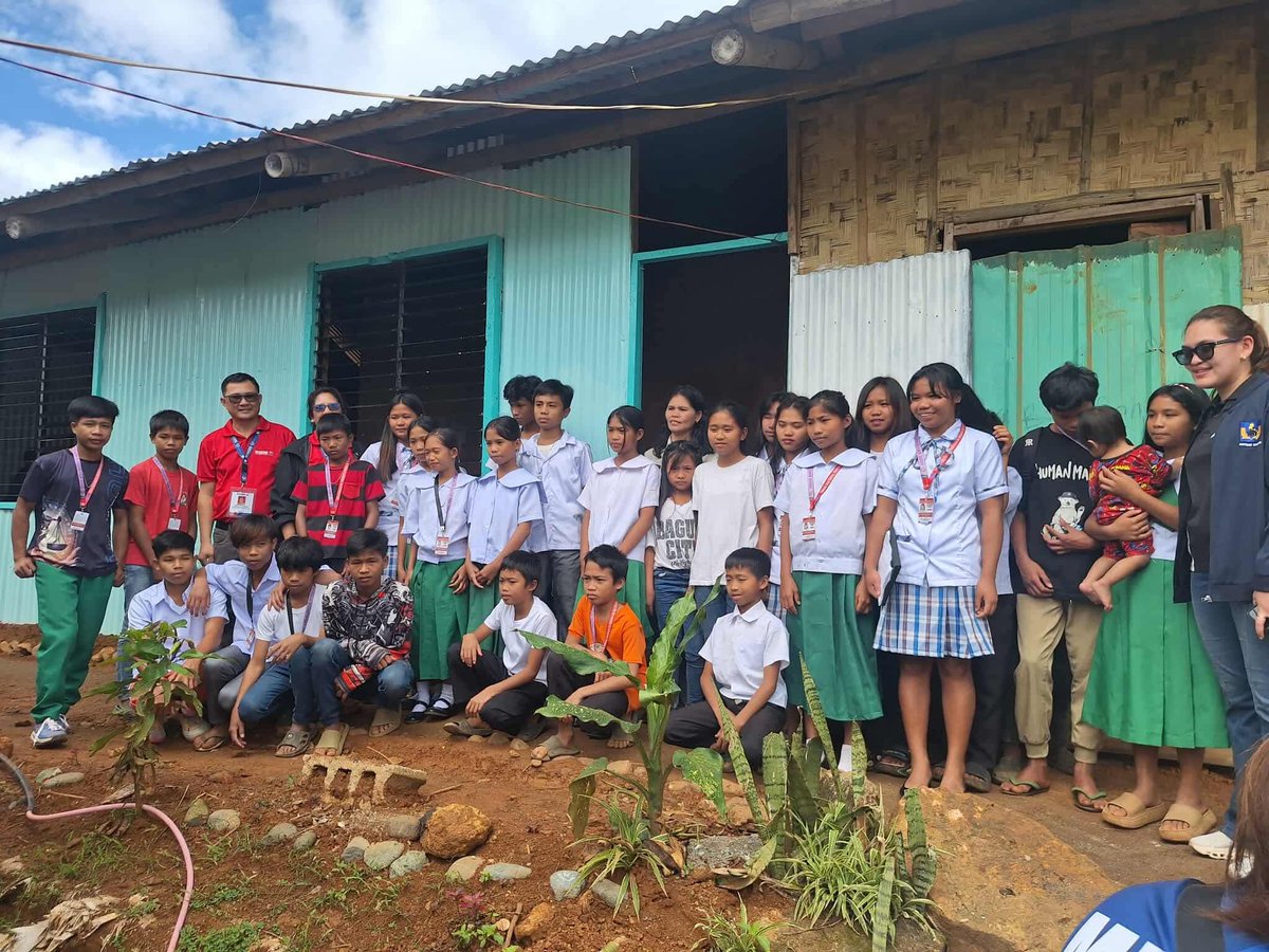 dswdfo6's tweet photo. A HOME AWAY FROM HOME: 35 4Ps children pursue their studies through the “Balay Darayunan” temporary shelter 
@dswdserves 

https://t.co/KLmqcZLvgN

#BawatBuhayMahalagaSaDSWD https://t.co/tBRxHFRUy7