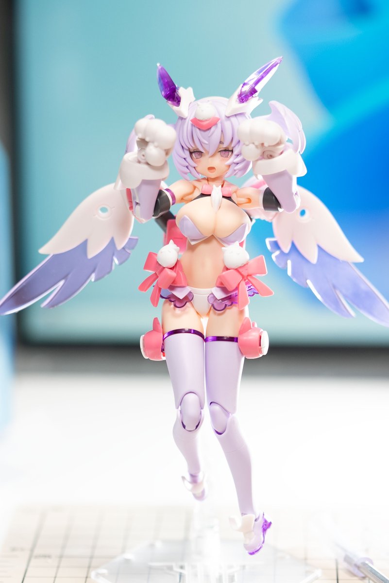 3_0_9_'s tweet photo. フォトショのβ���でナノバナナ使い放題やでって聞いて遅ればせながらAIデビューしてみた
「塗り絵用の線画に変更」って入れるだけで色塗りイメージ用線画が5秒ぐらいで作れるのが便利

割と暗めの画像でもしっかりと線にしてくれる半面、明るくて白飛び多めの画像はディティール無理っぽい
そらそうか https://t.co/aDh1Zzhy34