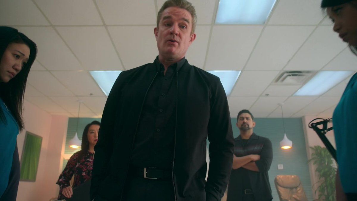 jamie_marsters's tweet image. Pic of the Day: When the writer knows how to give James Marsters an *entrance*! (Thanks @KitBoylan!) 

aka @JamesMarstersOf villain monologueing his way into @LeverageRedempt 1.12 &quot;The Golf Job&quot; 

#JamesMarsters #Leverage #LeverageRedemption #ISeeYouVillain!