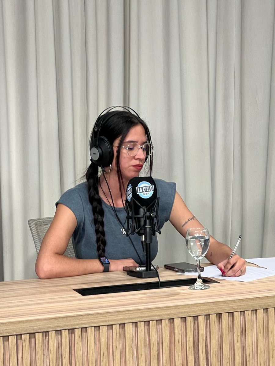 🔥 ¿Demasiado Humo? Demasiada Rosca. Nuestros conductores de la segunda parte del #stream especial por las elecciones 2025.

🗣️ <a href="/JuanCoscarelli/">Juan Cruz</a> <a href="/Antonegra_ar/">el mundo según Antonegra</a> <a href="/gallegodebesa/">Fabian Debesa</a> 

▶️ youtu.be/PVGg5JjR6oo