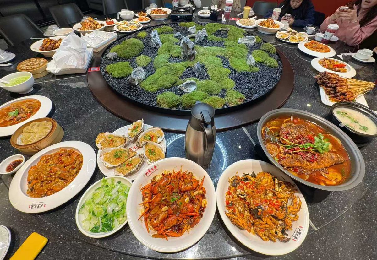 HuFreda's tweet image. Celebrating SINOMADA's 6th Anniversary🎊🎊🎊