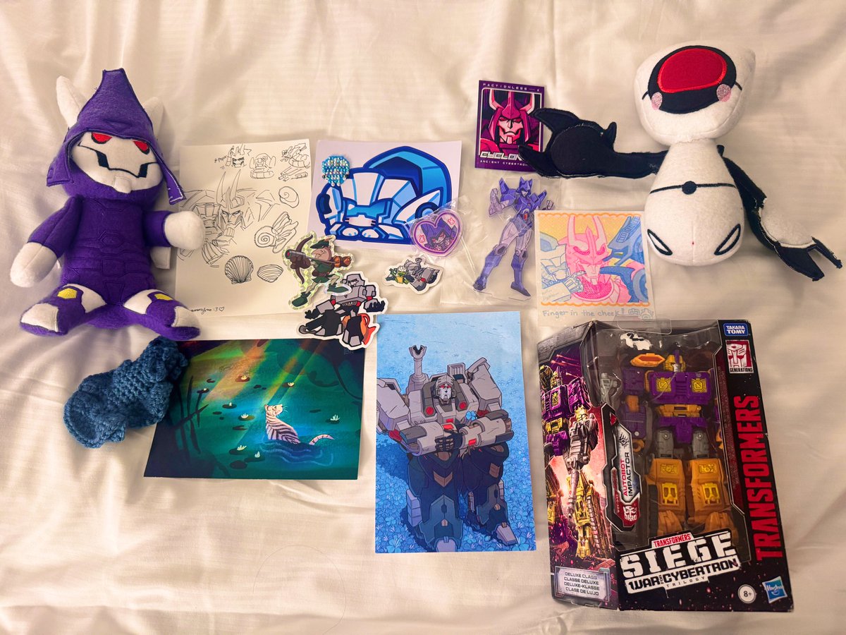 MY DAY 2 HAUL. BUT REALLY MOST OF EM WERE FROM THE REAL DAY ONES 💯💯💯 no but seriously I received so many freebies (LIKE FROM BOOTHS ANDSS VEJKJD🥺😸… I croed you croed we all croed together 😂😂 bruh thank u oomf for spoiling me with goodie goodie num nums <a href="/wenchrat/">not ran 🐁</a> IM CLOSEE