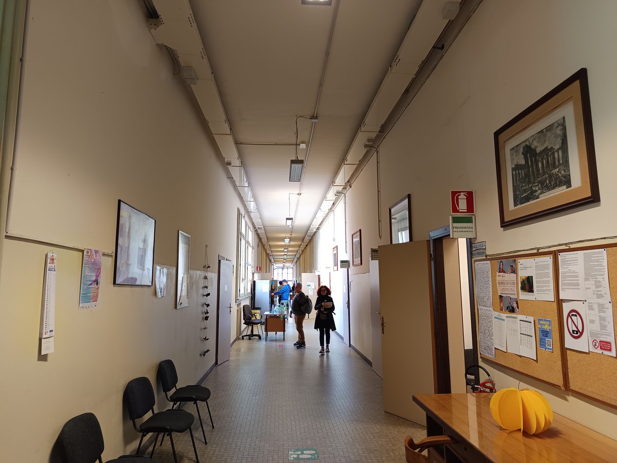 iespsb's tweet photo. ERASMUS+
Último día con asistencia a asistieron a clases de Inglés, Literatura italiana, Filosofía y Educación Cívica. La mañana concluyó con una reunión de evaluación con la  coordinadora Erasmus+, Annalisa Blè.
¡Muchas gracias, Módena! @EUErasmusPlus @Erasmus_Project @sepiegob https://t.co/tXVycqHBa6