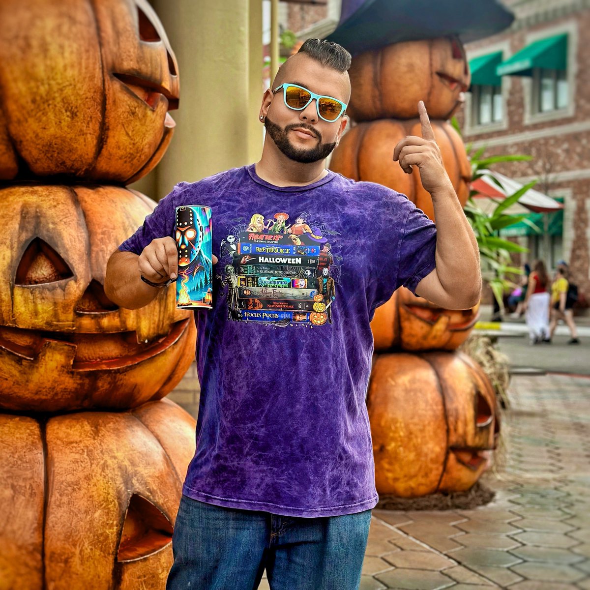 TuckBeck's tweet image. Would it really be National Pumpkin Day, without going to @UniversalORL and visiting my favorite pumpkins? Aside from Lil Boo that is… See you in the fog!!! 🎃
.
#HalloweenHorrorNights #HHN34
#UniversalStudiosBlogger #UOAP
#UniversalStudios #Halloween 🎃