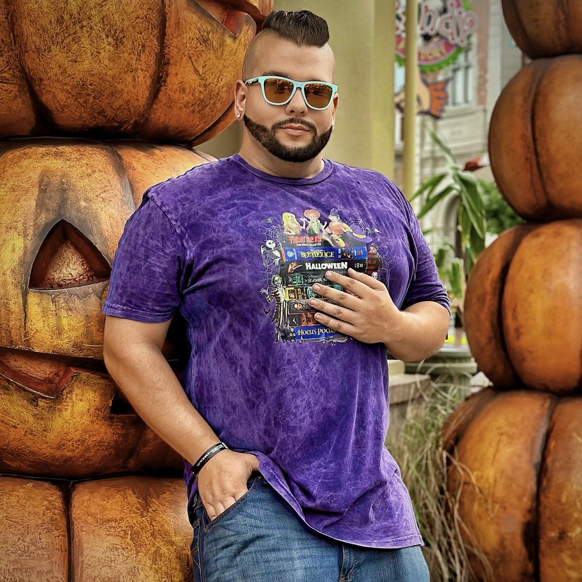 TuckBeck's tweet image. Would it really be National Pumpkin Day, without going to @UniversalORL and visiting my favorite pumpkins? Aside from Lil Boo that is… See you in the fog!!! 🎃
.
#HalloweenHorrorNights #HHN34
#UniversalStudiosBlogger #UOAP
#UniversalStudios #Halloween 🎃