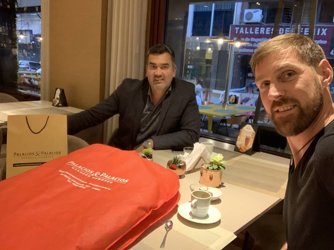 Y si ahora son 2 los dorados en P&amp;P?
Quien falta en esta foto?
#modaconaltura #masdeunmetronoventa #hombresaltos #generaciondorada