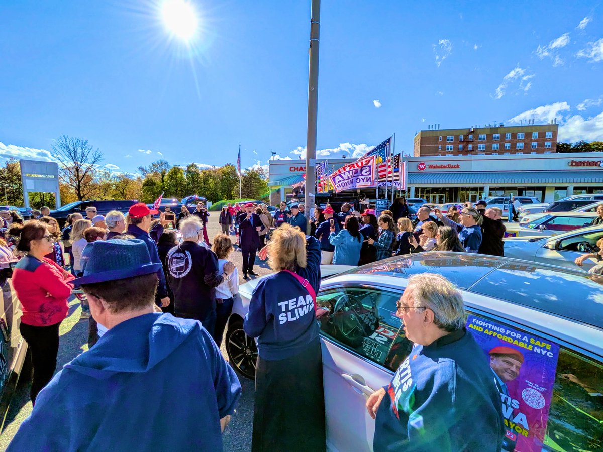 Image for the Tweet beginning: Day 3 of early voting