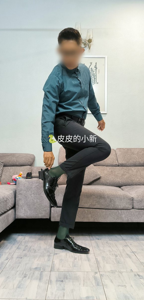 leatherloves77's tweet photo. 周一 骚气可以提提神😅 https://t.co/4xpdJQBRWF