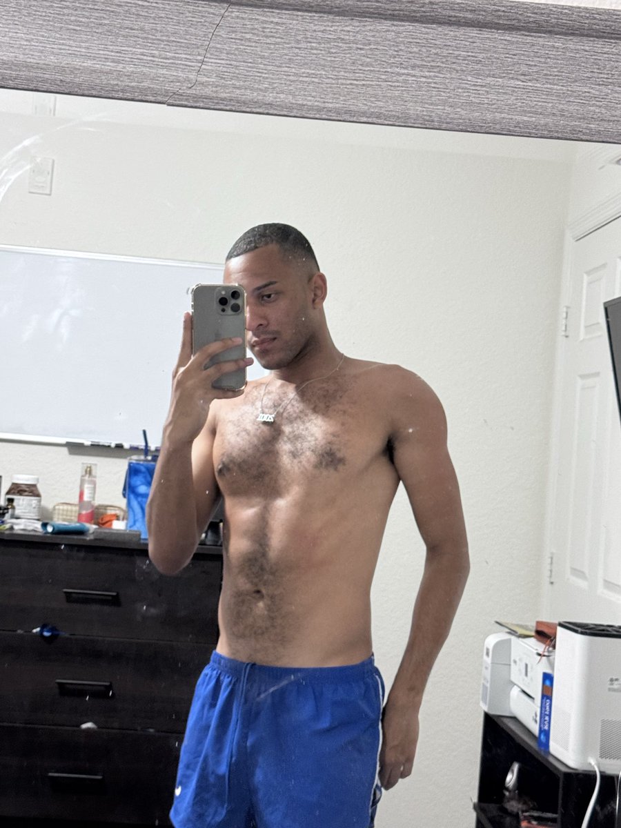 j0vyy's tweet photo. how does blue look? https://t.co/7jHYD7u5X0