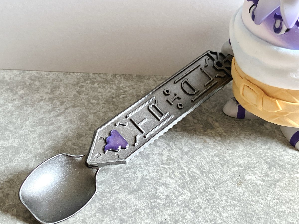 ウンコニシナイデイズ
大剣使いラベンダーソフト剣士🍦完成しました✨

横顔イケメンで面白い🤭

大剣トライアルはスプーンです😁
あのモチーフ💩にマグジェル使ってみました。宝石感出ていいねえ👍