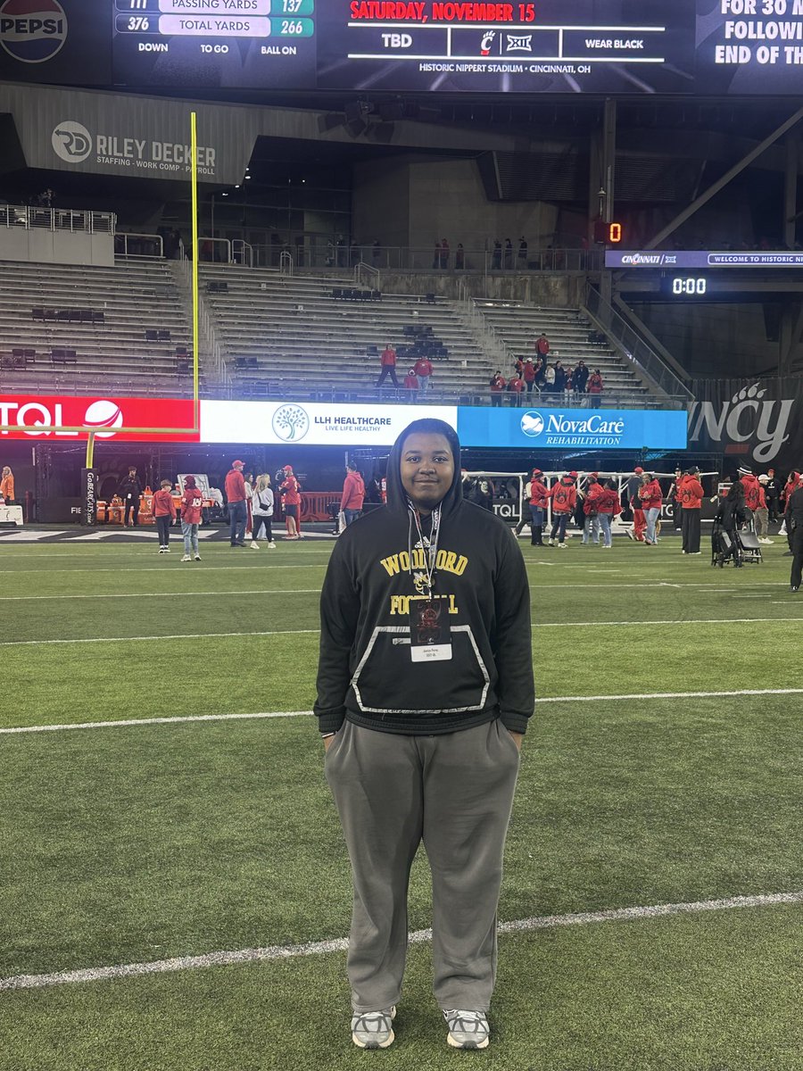 itz_justyn's tweet image. Had a great day @GoBearcatsFB thank you @CoachCardwell_ @Coach_Cass @tygeeleach @CoachSattUC @CoachFlo_UC #GoBearCats  for the time can’t wait to be back up there !!!!
