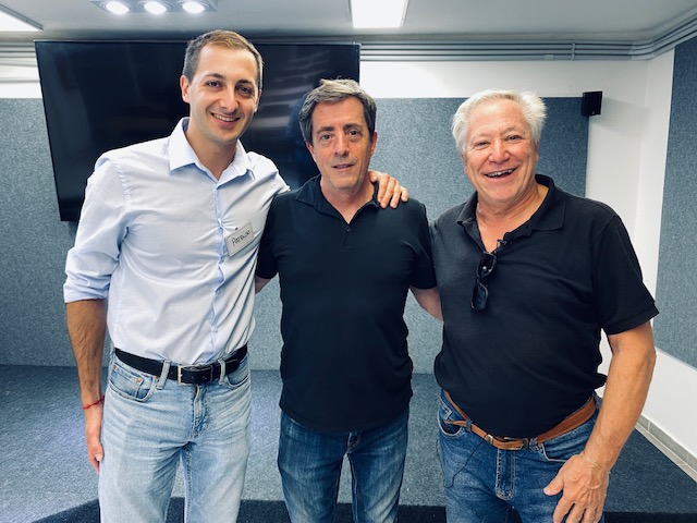 raulbarcelook's tweet image. Reciente tour&quot;Desde Boxes&quot;:con Patricio Torres, ingeniero que trabaja en Alpine de F-1 en Inglaterra y con O. Berta (h) en La Fortaleza; la otra, ensamble de las motos Ducati en el Centro Córdoba VW.Por último,en Alisi Motors rodeando el Miles GT,hermosa recreación del Ford GT 40