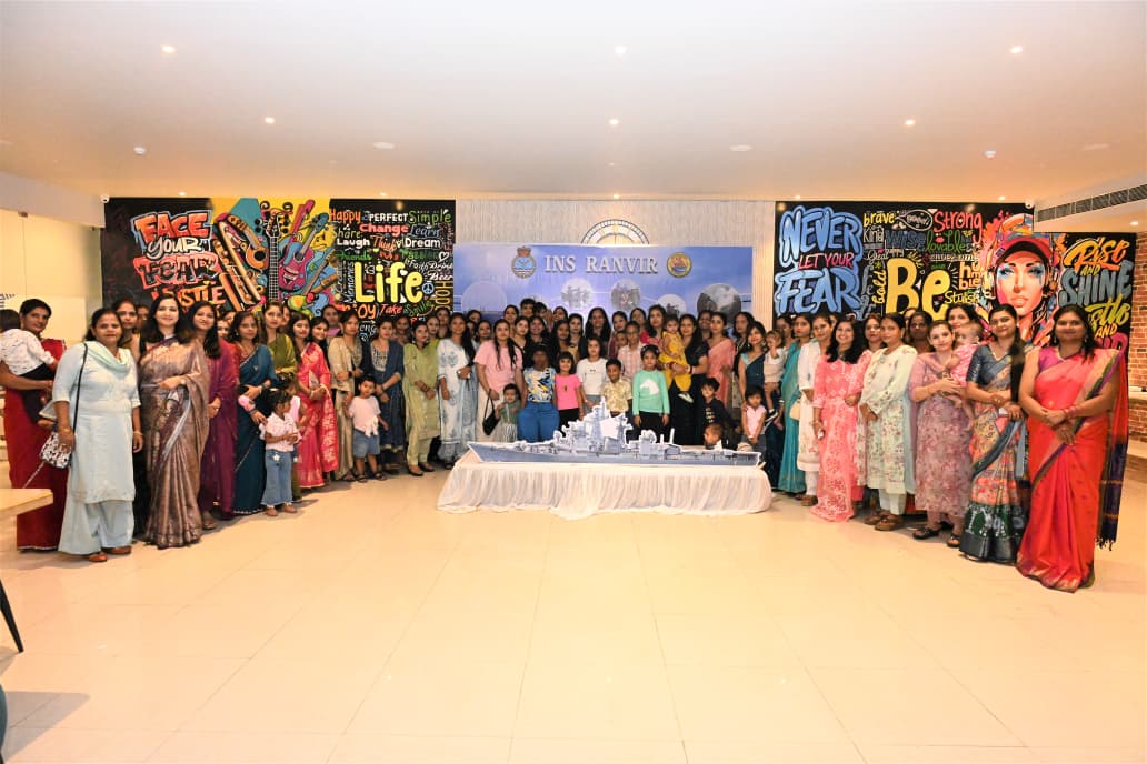 IN_EasternFleet's tweet image. Beyond the Ship: Welfare, Wisdom &amp;amp; Warmth @ INSRanvir ⚓

A vibrant Family Get-Together was organised by #INSRanvir, bringing together the families of its crew for an evening filled with warmth and joy.

The gathering witnessed spouses and children of the crew actively engaging…