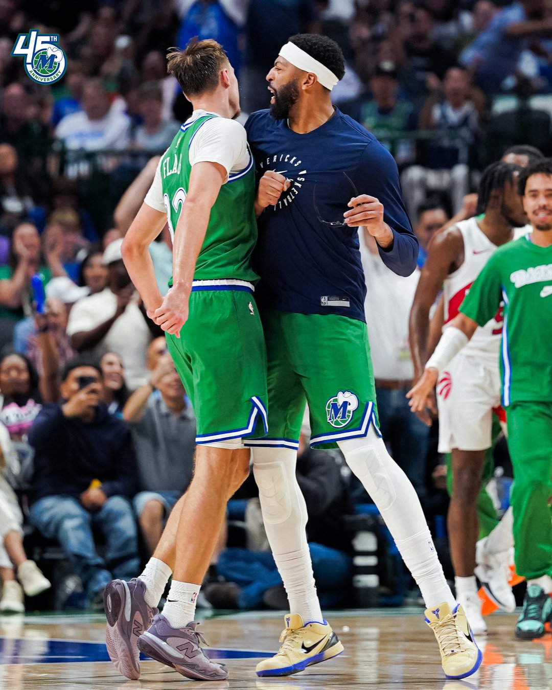 [Image: G4OviRDX0AA5LHN?format=jpg&name=large]