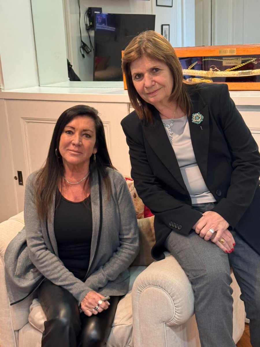 ¡Felicitaciones Senadora <a href="/PatoBullrich/">Patricia Bullrich</a>! 👏 Juntas, vos en el Senado y yo en Diputados vamos a dar la batalla en contra de la impunidad de los delincuentes. 🇦🇷