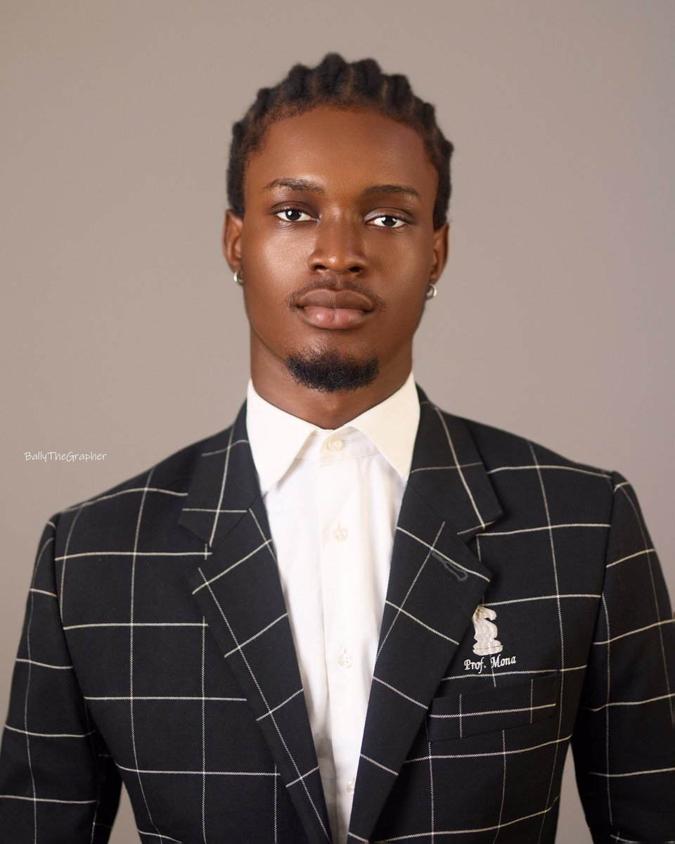 Frefroxy's tweet image. New age CEO.

📸: @Jesuniyi_D_5th