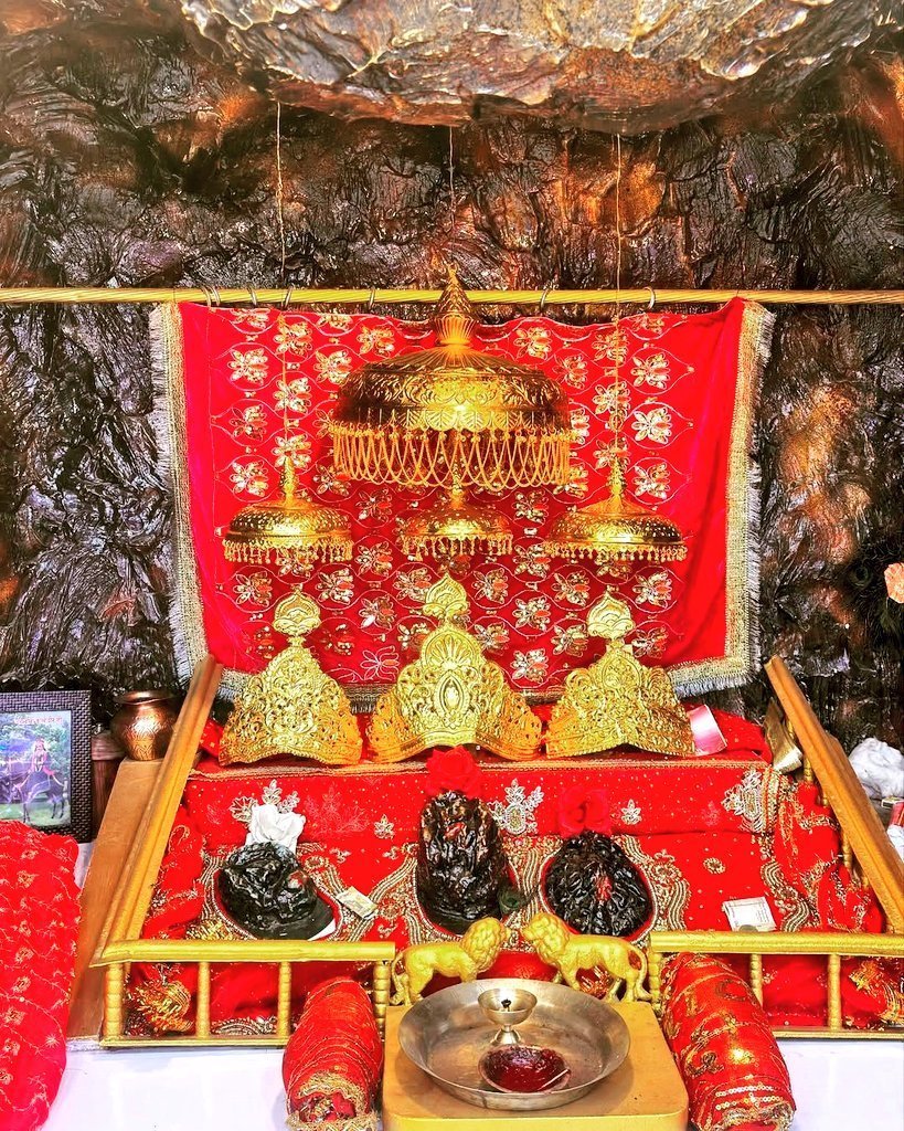 Sanatani8766's tweet photo. जय मां वैष्णो देवी 🪷

म��ता वैष्णो देवी जी के दिव्य अलौकिक दर्शन 🙏 https://t.co/Z3ae8IBqWy