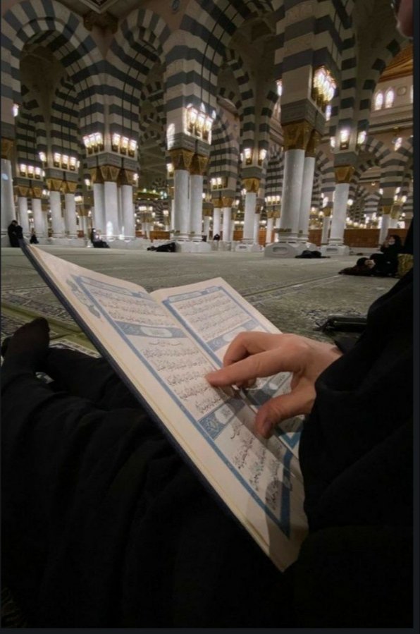 استيقـظوا وتذوقـوا جنـة الدنيا ورتـبوا أمنياتڪم في صلاة الفـجر، فهنيئـًا لقلوب سجـدت لربهـا فجـرًا

﴿ أَقِمِ الصَّـلاةَ لِدُلُوكِ الشَّمْسِ إِلَى غَسَقِ اللَّيْلِ وَقُرْءَانَ الْفَجْرِ إِنَّ قُـرْءَانَ الْفَـجْرِ كَانَ مَشْهُودًا ﴾

 _ الصـلاة خيـر من النـوم...

#صلاة_الفجر