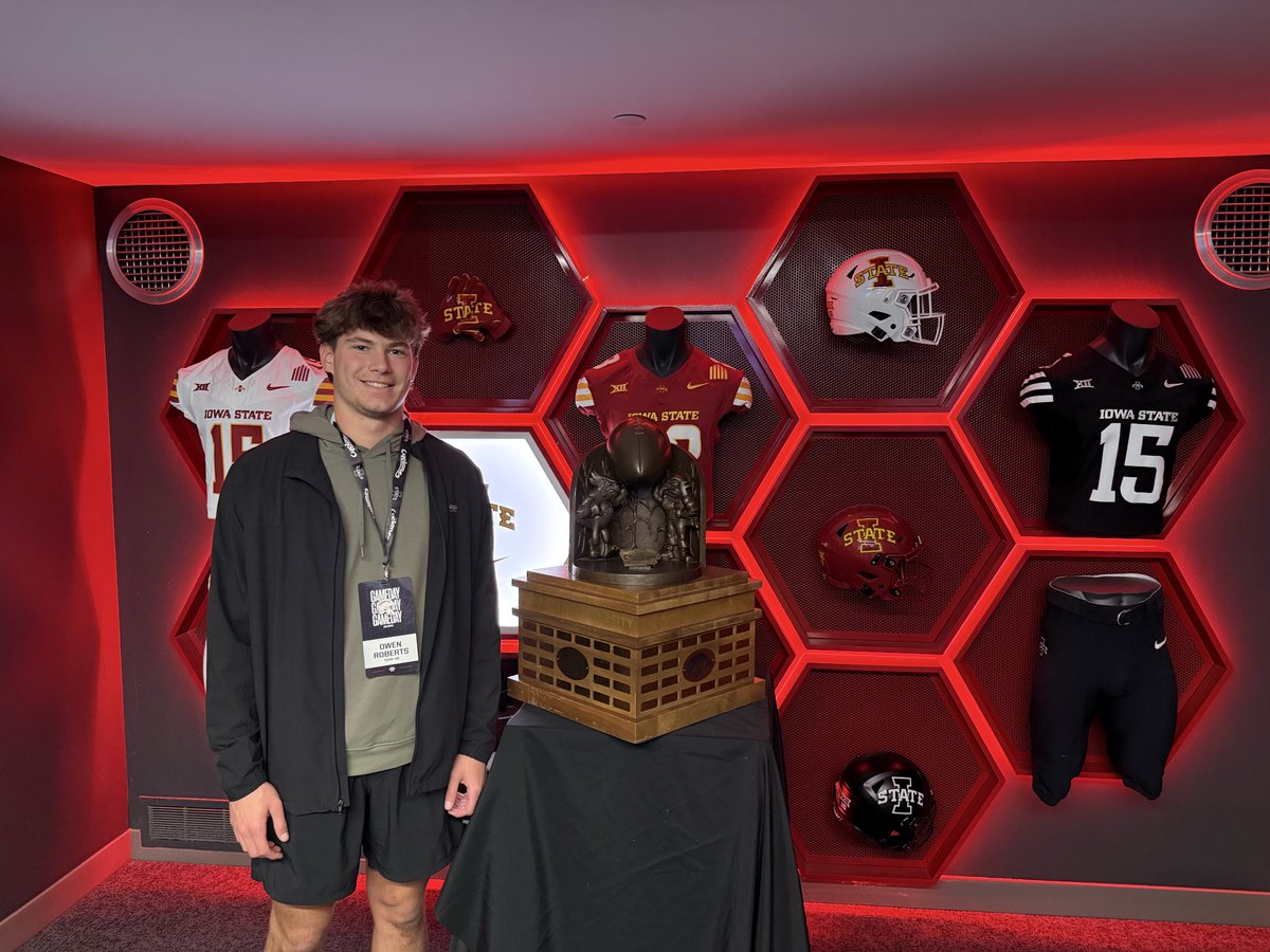 I had an amazing time at <a href="/CycloneFB/">Iowa State Football</a> game day! Thanks to everyone who made it a great experience! I enjoyed getting the chance to meet and talk with everyone. 
<a href="/TrentSlattenow/">Trent Slattenow</a> <a href="/DerekHoodjer/">Derek Hoodjer</a> <a href="/BrycePaup/">Bryce Paup</a> <a href="/CoachRasheed/">Eli Rasheed</a> <a href="/YorkDukesFB/">York Dukes Football</a> <a href="/EDGYTIM/">Timothy “EDGYTIM” OHalloran</a> <a href="/PrepRedzoneIL/">Prep Redzone Illinois</a> <a href="/sixstarfootball/">Six Star Football | PLUS+</a>