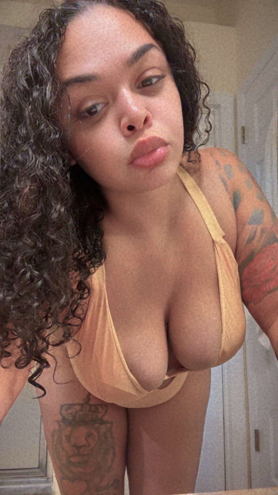 1 pic. Go for a swim dada 💛 https://t.co/NvNocstaBH