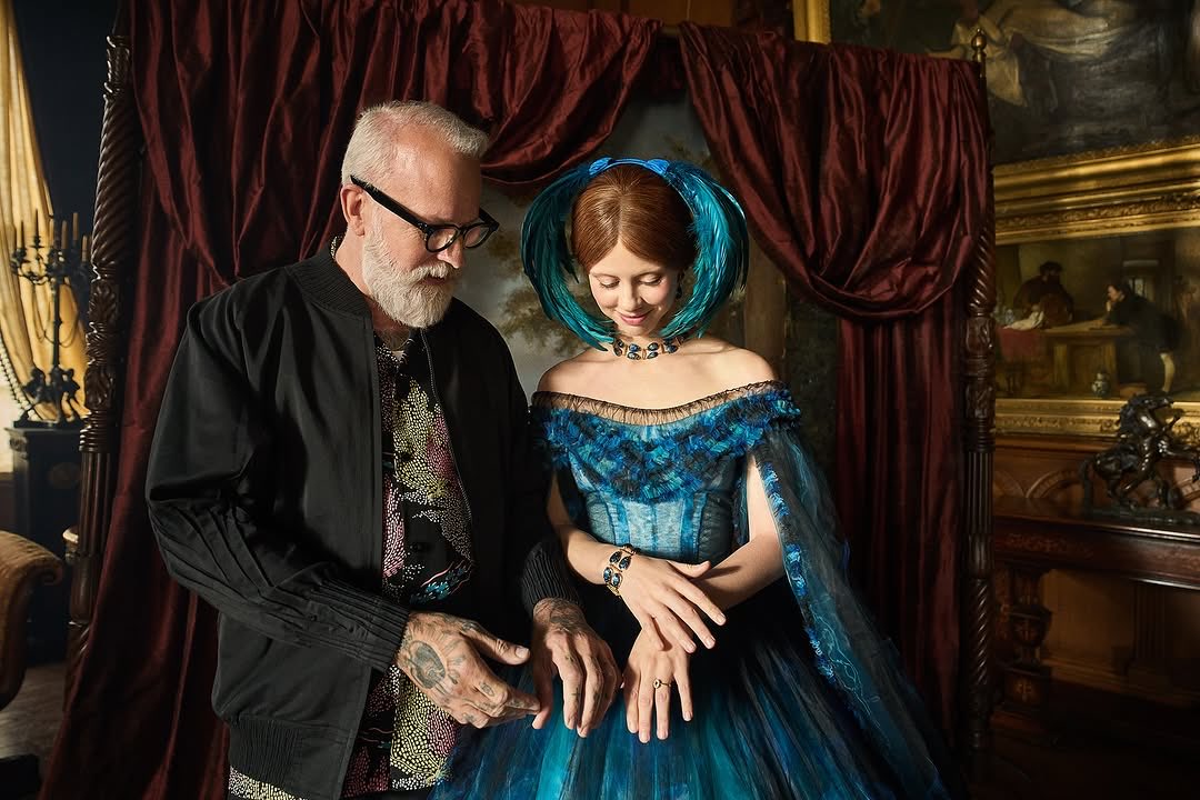 RPNetflix's tweet image. © #FrankensteinRP | 𝗣𝗵𝗼𝘁𝗼𝘀 | Netflix

Step inside the world of Frankenstein with exclusive behind-the-scenes photos. From cast moments to the magic on set, discover what went into creating this new adaptation.