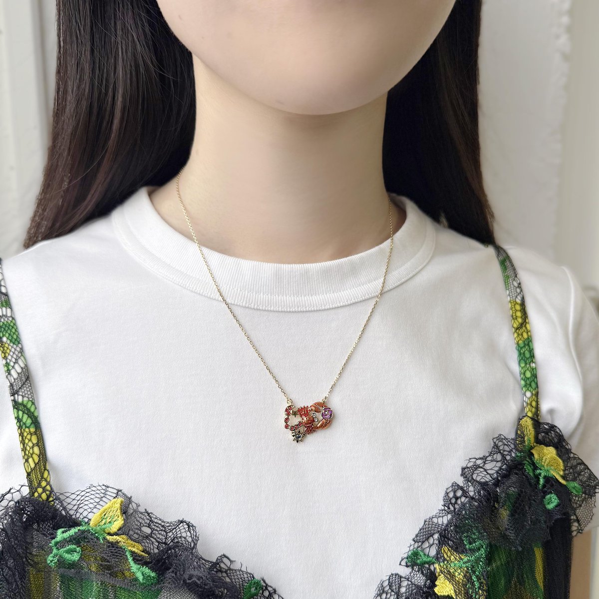 12星座の神秘的な輝きをANNA SUIが表現したネックレス。探究心や洞察力