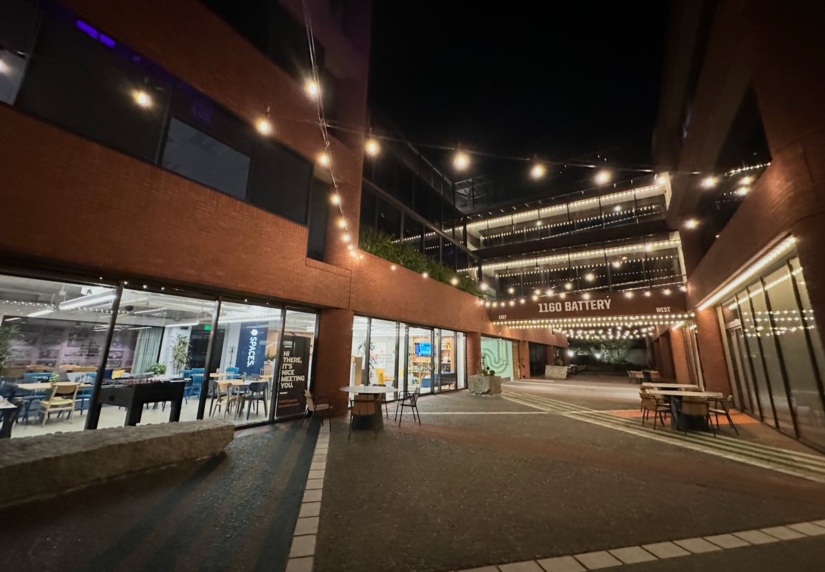 Building a company teaches a strange balance.
You have to be calm and desperate at the same time.
U