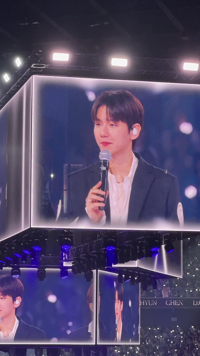 King_YeQiu's tweet photo. I didn't signed up for 12 years with this sh*t!!@weareoneEXO!!!! I've never been disappointed as fan not until today!!! EXO IS 9!! #EXO #EXOL #CBX #BAEKHYUN #kyungsoo #XIUMIN #chen #엑소 https://t.co/f1NXCuCiKQ