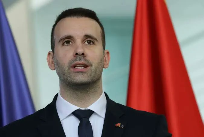 Conflict tweet media