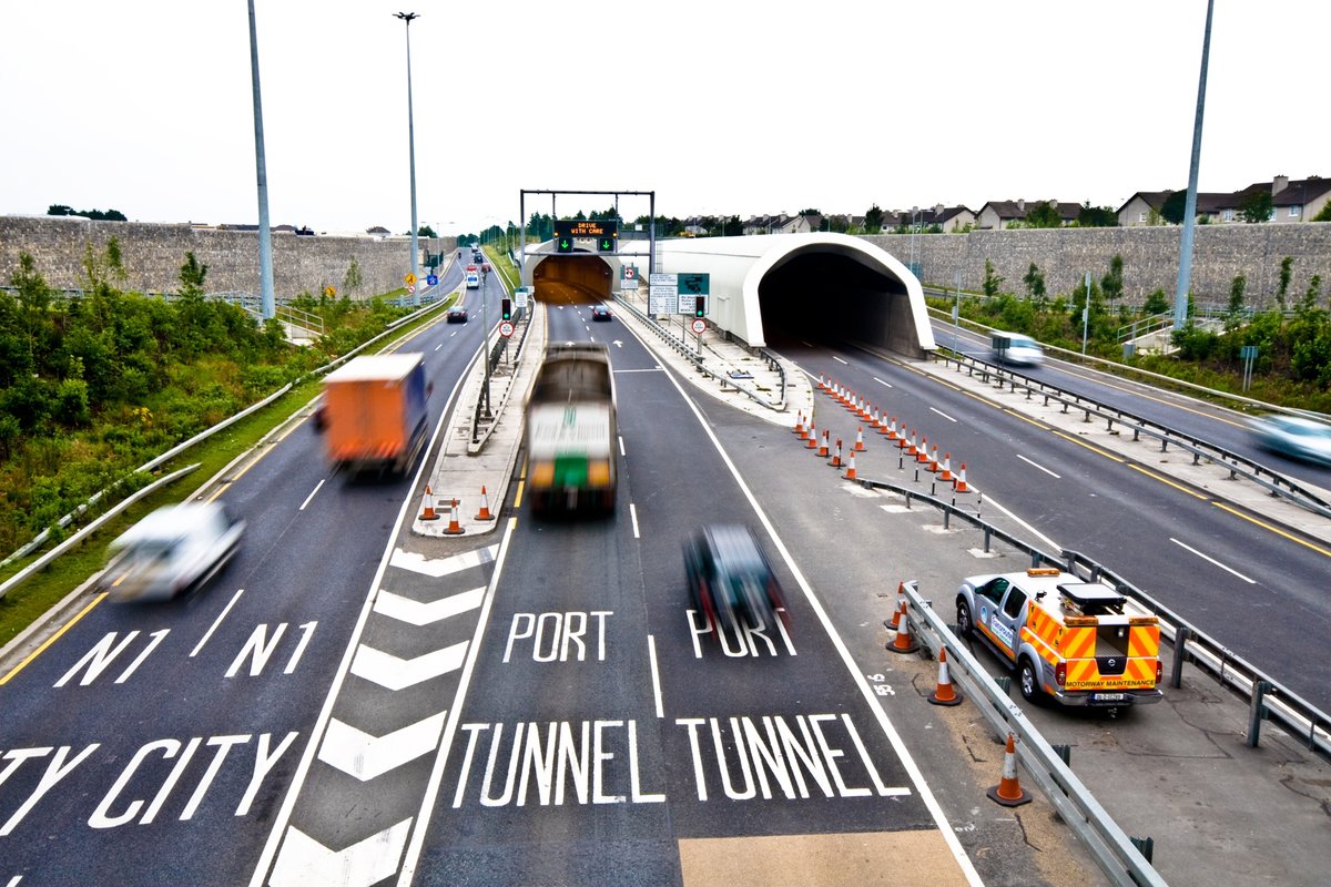 Good Morning!

There are no closures scheduled this week in the Dublin Tunnel. 
  
For information on any upcoming closures please visit
dublintunnel.ie/tunnel-closure   

Be the driver you’d want beside you!🤗
#TII #Slowdown 
<a href="/GardaTraffic/">An Garda Síochána</a> <a href="/DublinPortCo/">Dublin Port</a> <a href="/DCCTraffic/">Traffic Management Centre</a>