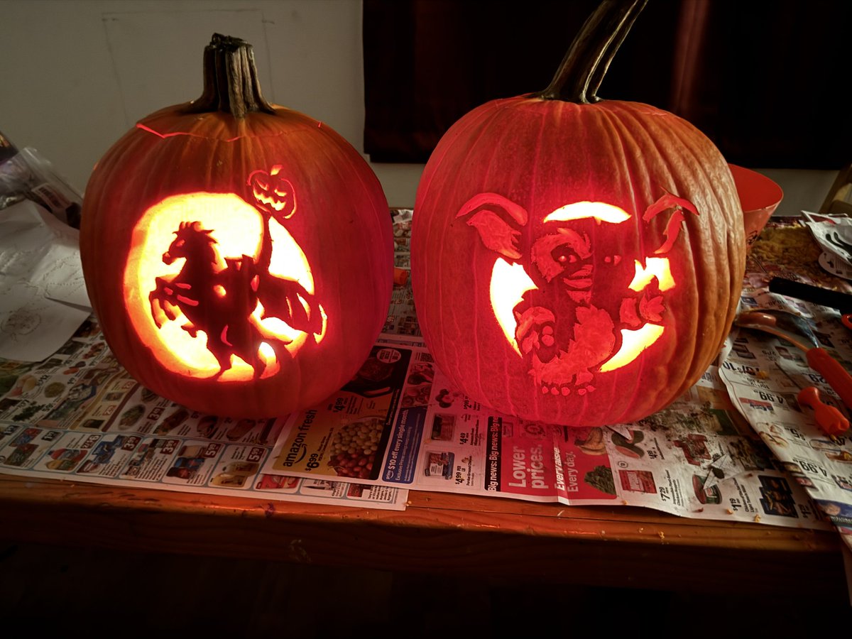 IAM8ull's tweet image. Pumpkin Carving with @WoWMerixxa 2025 2 of 3